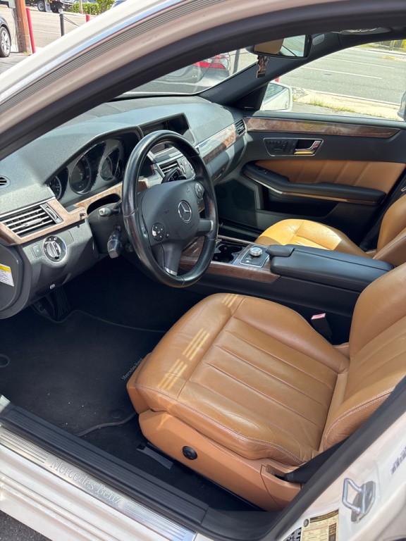 2011 Mercedes-Benz E-Class Image 9