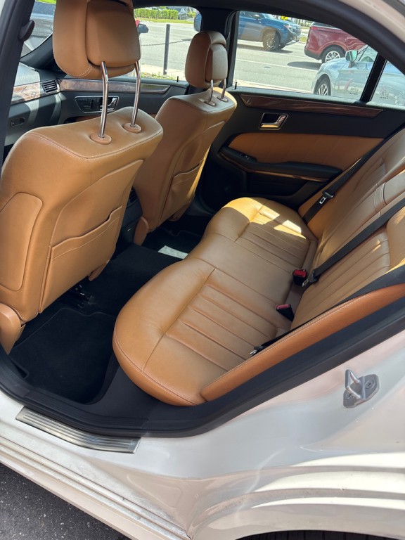 2011 Mercedes-Benz E-Class Image 12