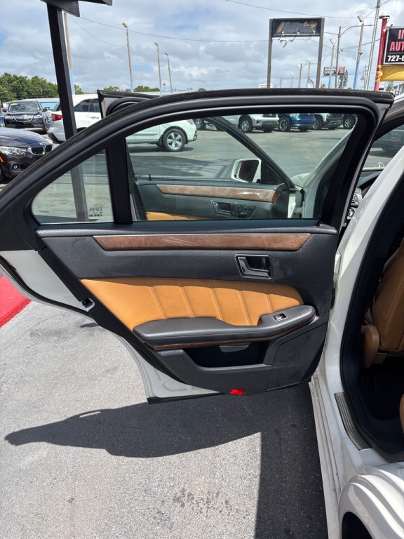 2011 Mercedes-Benz E-Class Image 13