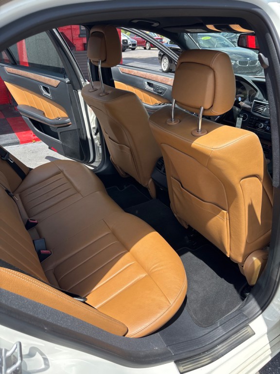 2011 Mercedes-Benz E-Class Image 15