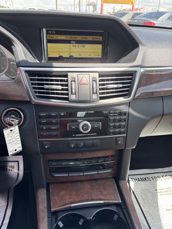 2011 Mercedes-Benz E-Class Image 20