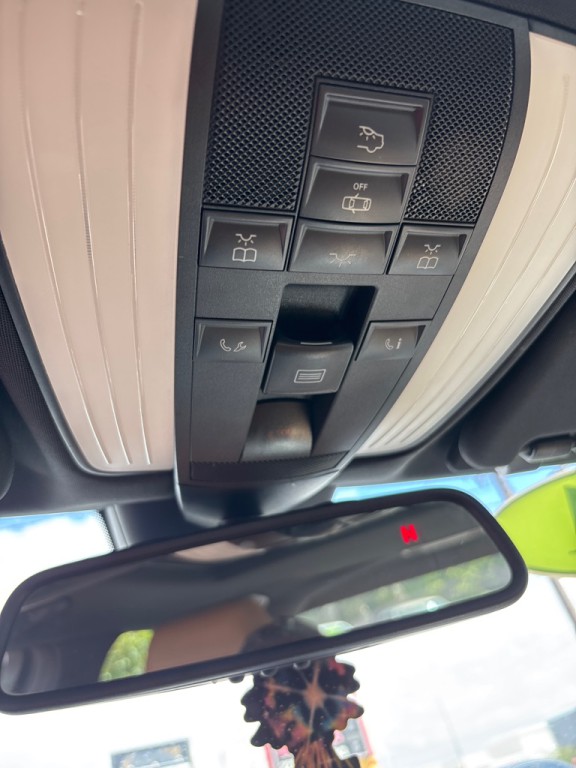 2011 Mercedes-Benz E-Class Image 23