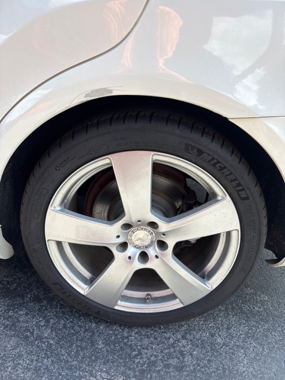 2011 Mercedes-Benz E-Class Image 24