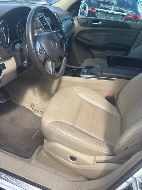 2015 Mercedes-Benz M-Class Image 9