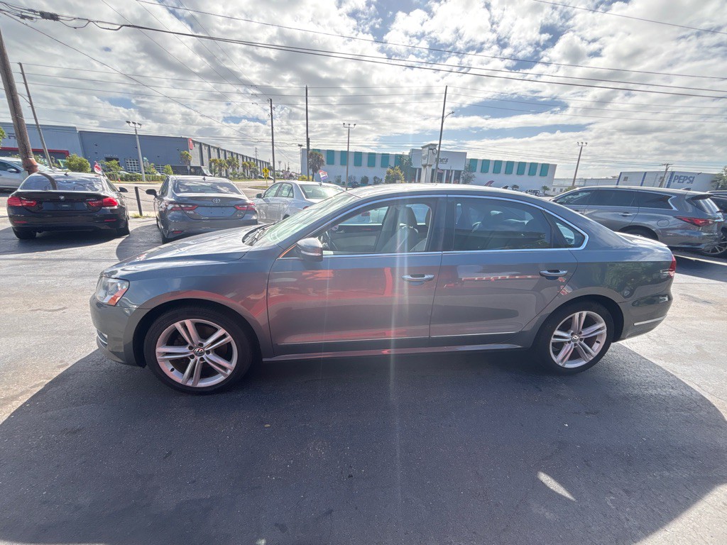 2013 Volkswagen Passat Image 4