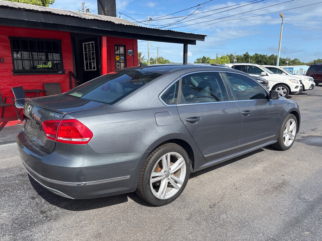 2013 Volkswagen Passat Image 7