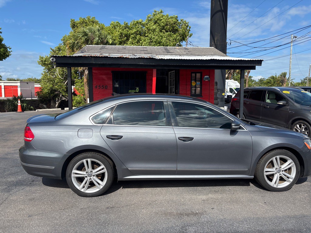 2013 Volkswagen Passat Image 8