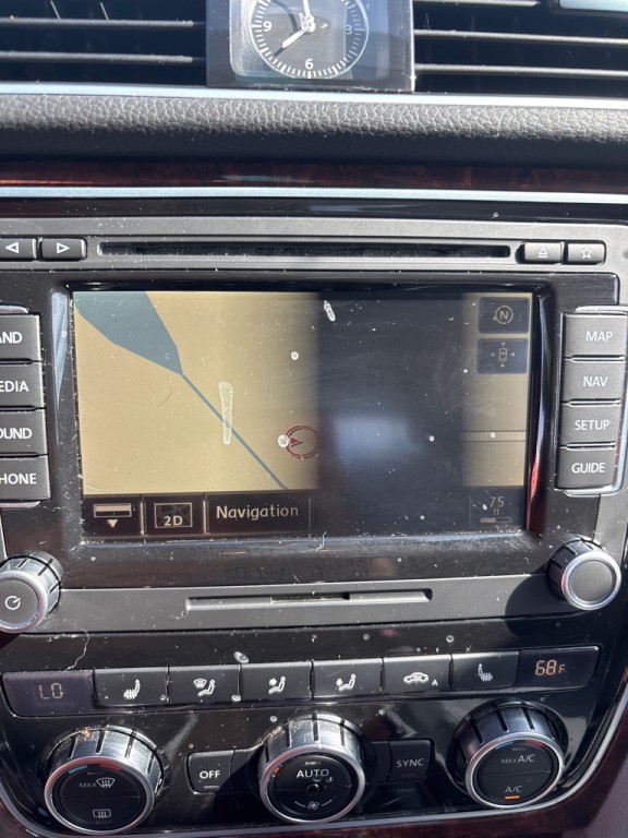 2013 Volkswagen Passat Image 19