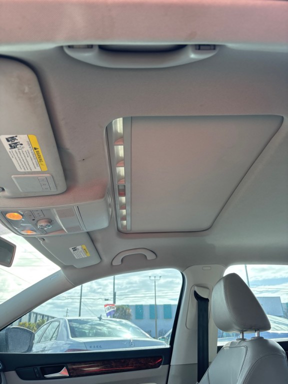 2013 Volkswagen Passat Image 20