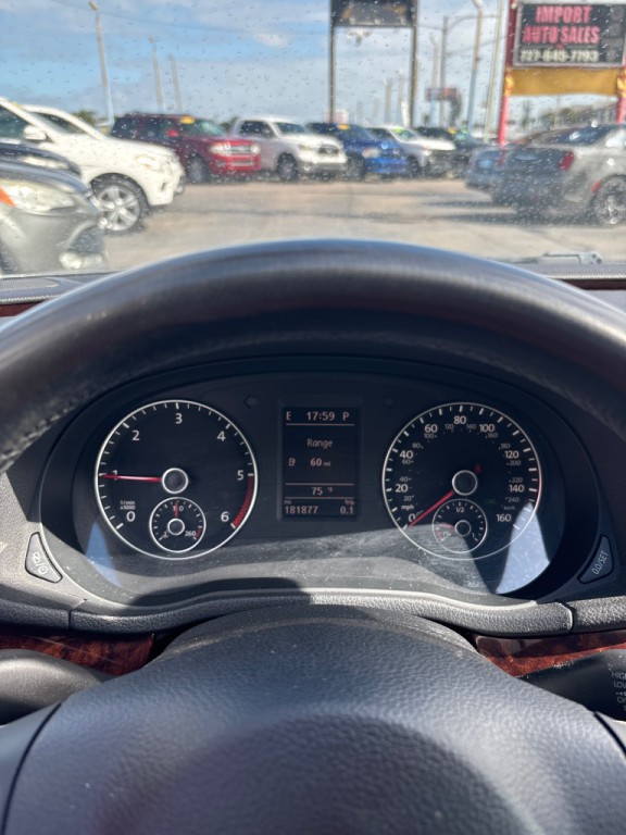 2013 Volkswagen Passat Image 25