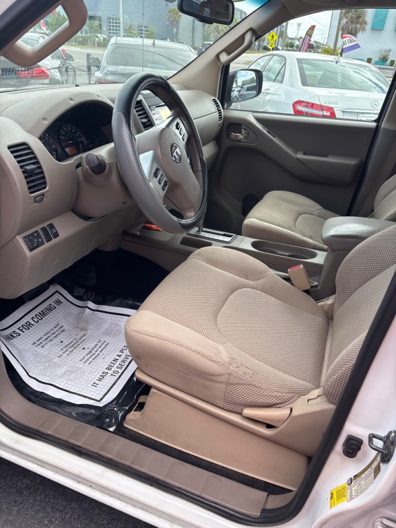 2008 Nissan Frontier Image 10