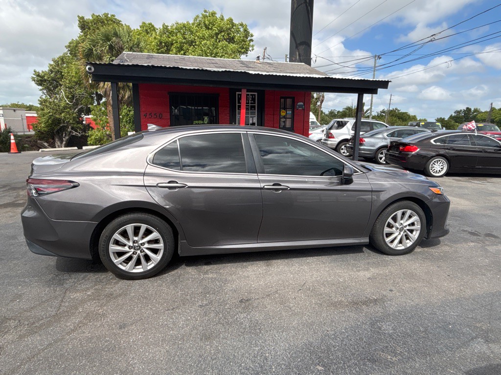 2021 Toyota Camry Image 8