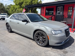 Image for 2019 Chrysler 300 Touring ID: 7335063