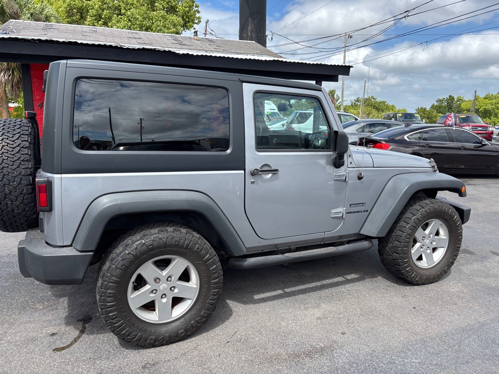 2014 Jeep Wrangler Image 8