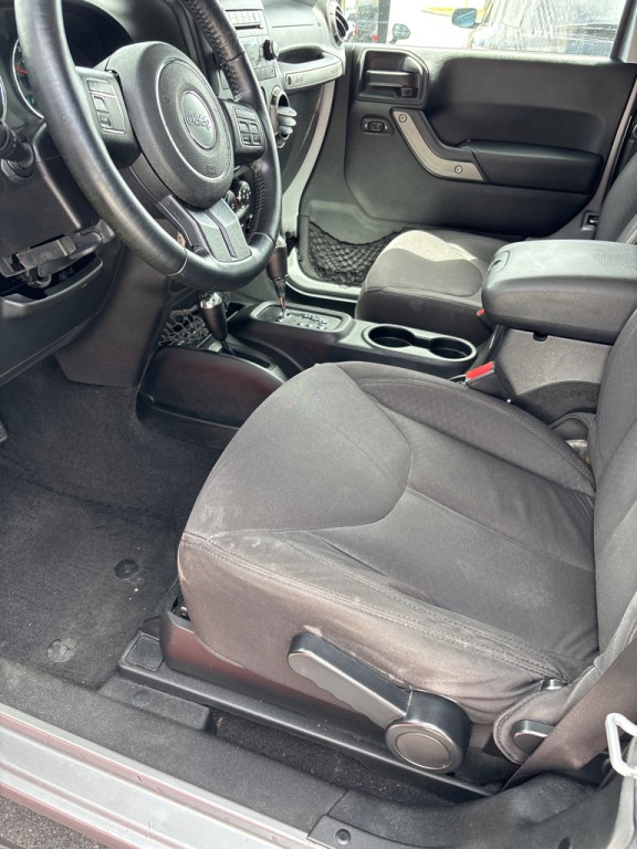 2014 Jeep Wrangler Image 9