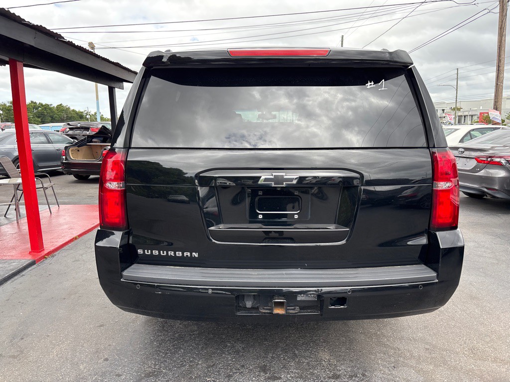 2019 Chevrolet Suburban Image 6