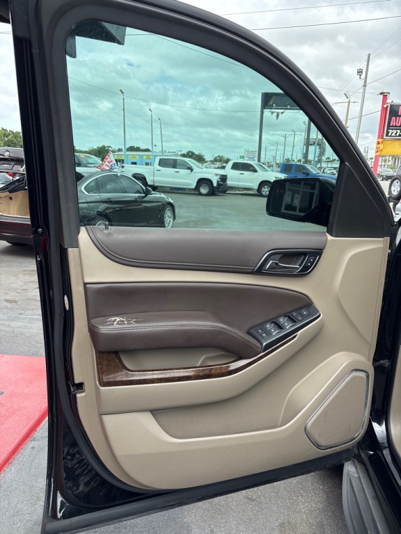 2019 Chevrolet Suburban Image 10