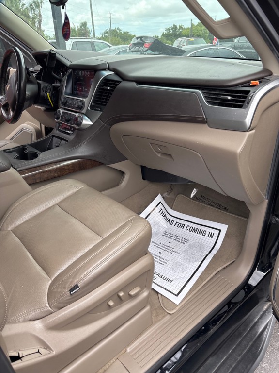 2019 Chevrolet Suburban Image 16
