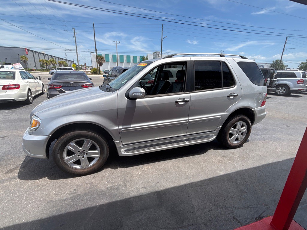 2005 Mercedes-Benz M-Class Image 4