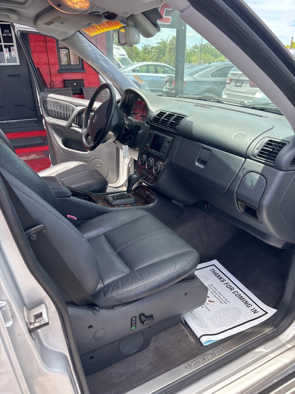 2005 Mercedes-Benz M-Class Image 16
