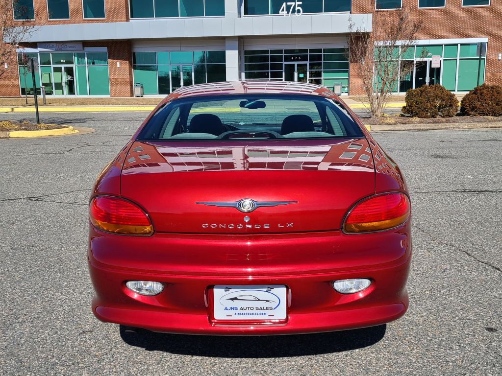 2002 Chrysler Concorde Image 3