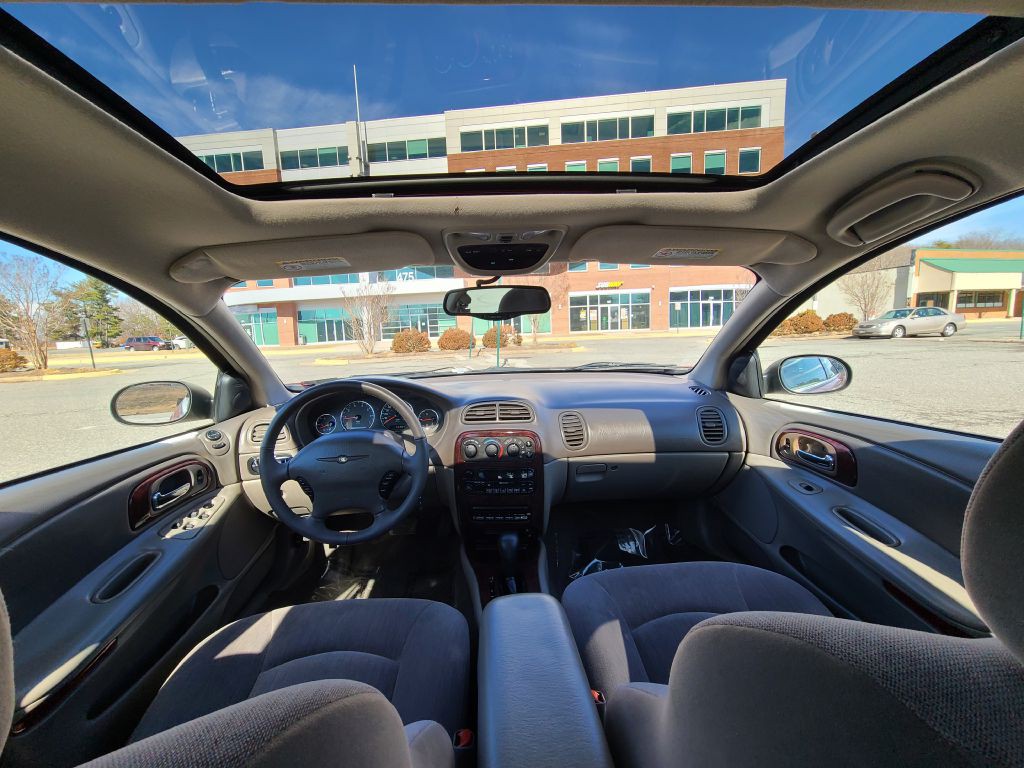 2002 Chrysler Concorde Image 14