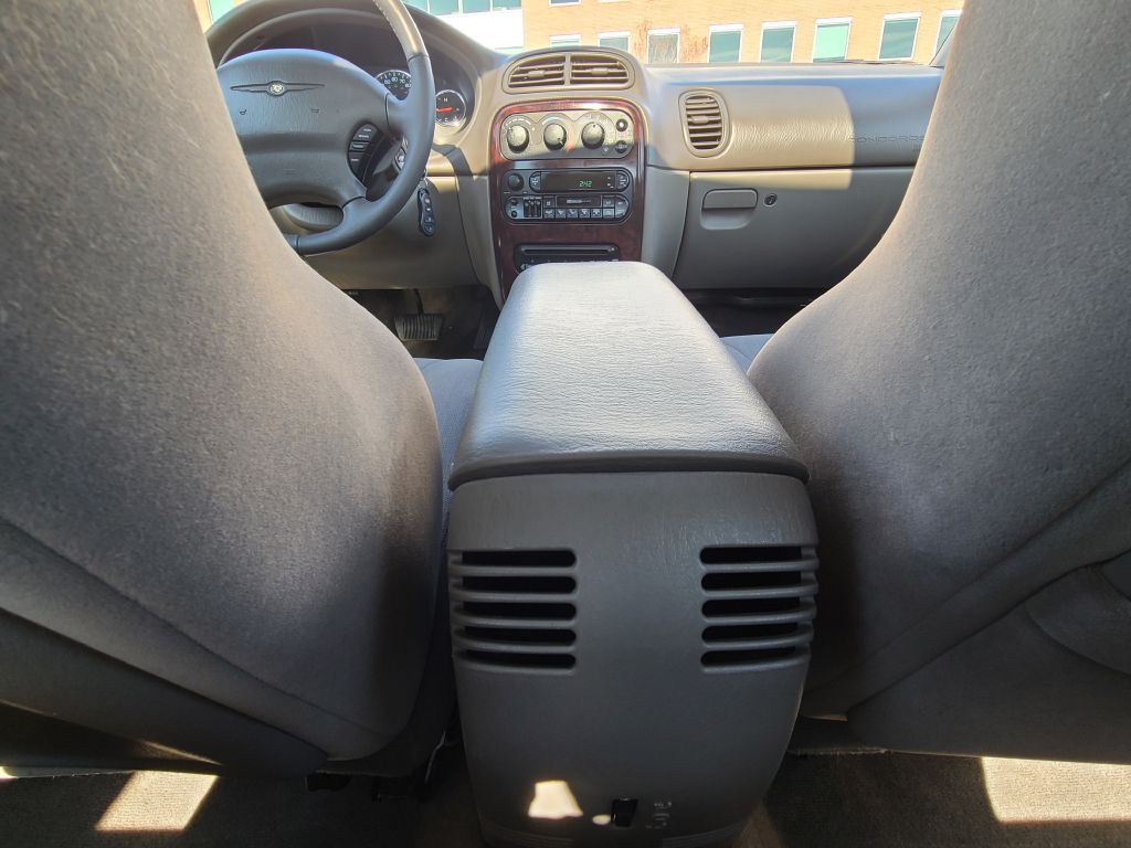 2002 Chrysler Concorde Image 16