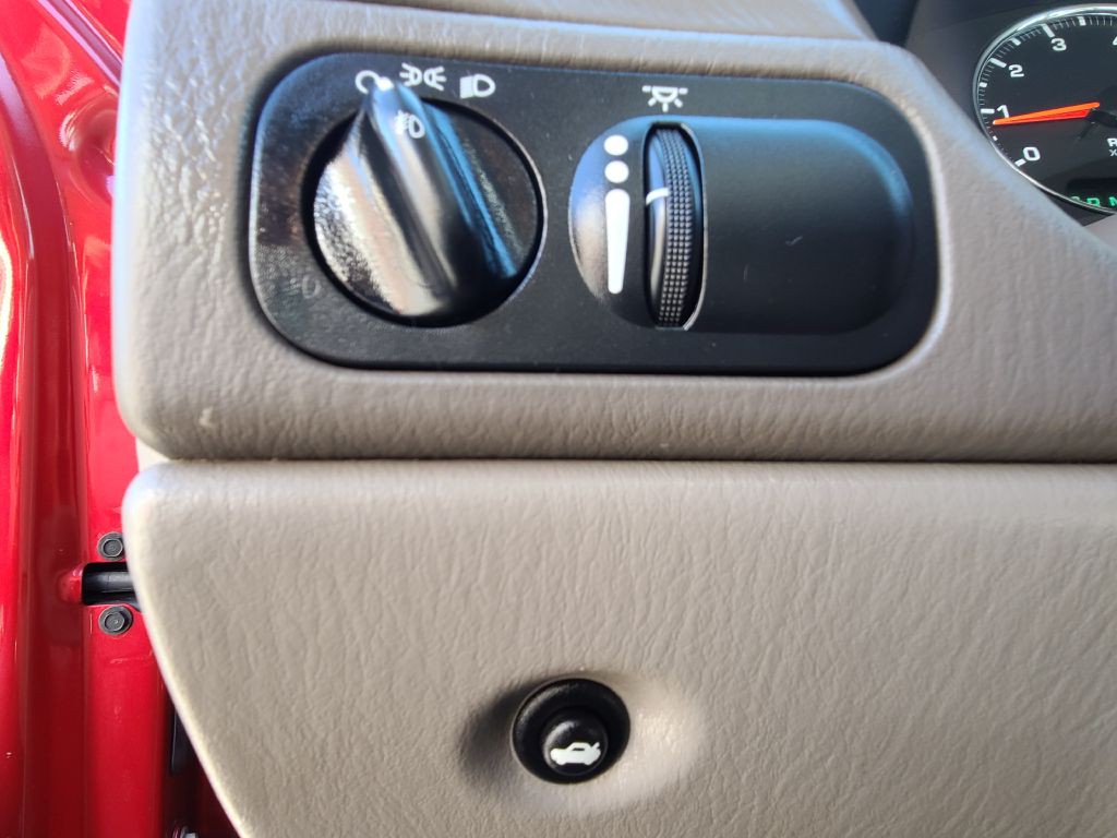 2002 Chrysler Concorde Image 37