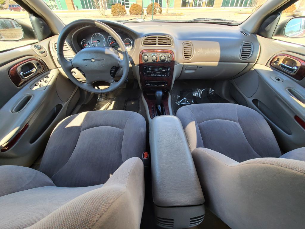 2002 Chrysler Concorde Image 40