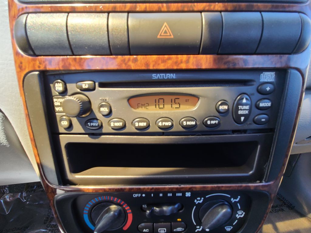 2000 Saturn L200 Image 11
