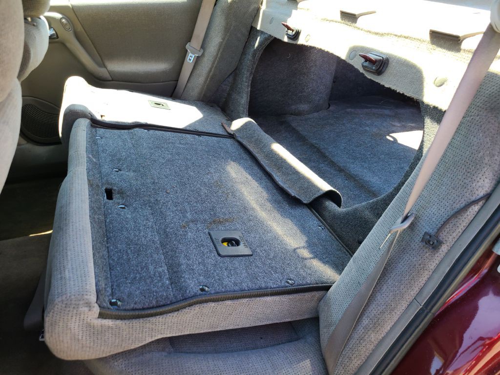 2000 Saturn L200 Image 17