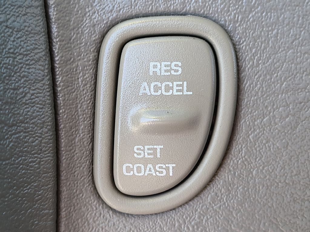 2000 Saturn L200 Image 31