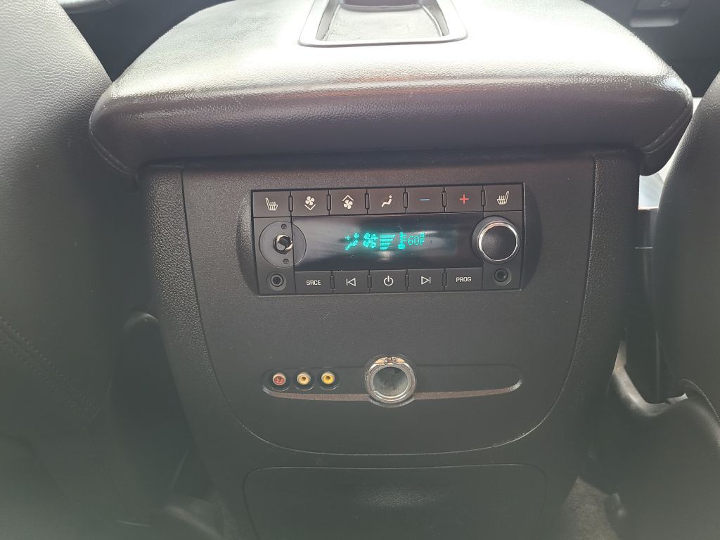 2008 Chevrolet Suburban Image 25