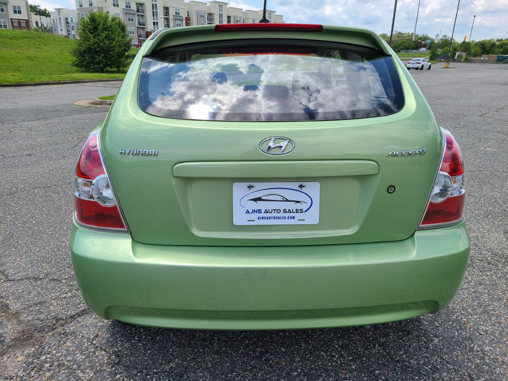 2009 Hyundai Accent Image 3