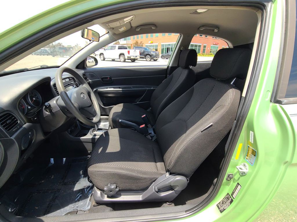 2009 Hyundai Accent Image 7