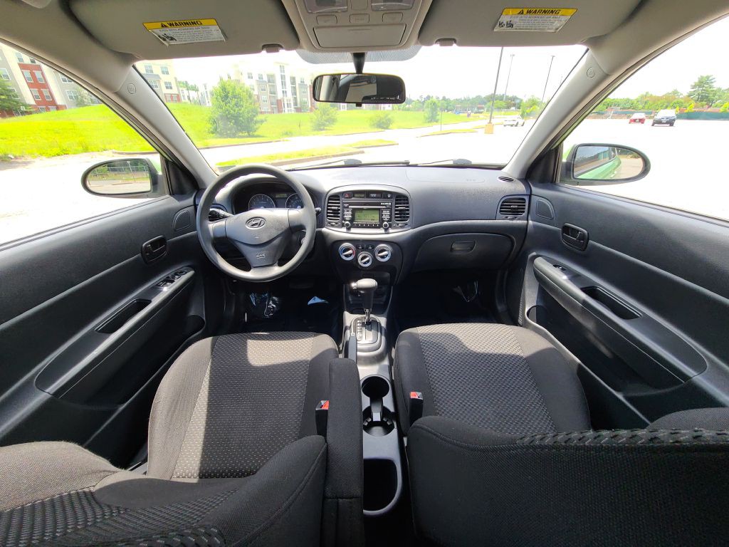 2009 Hyundai Accent Image 18