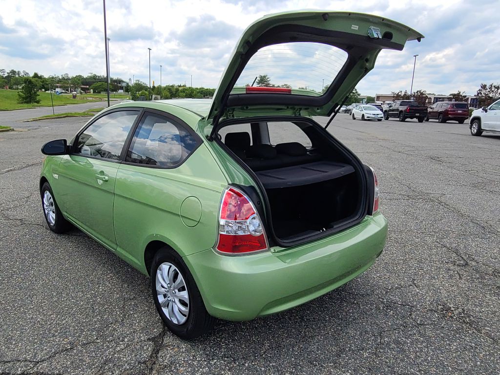 2009 Hyundai Accent Image 24