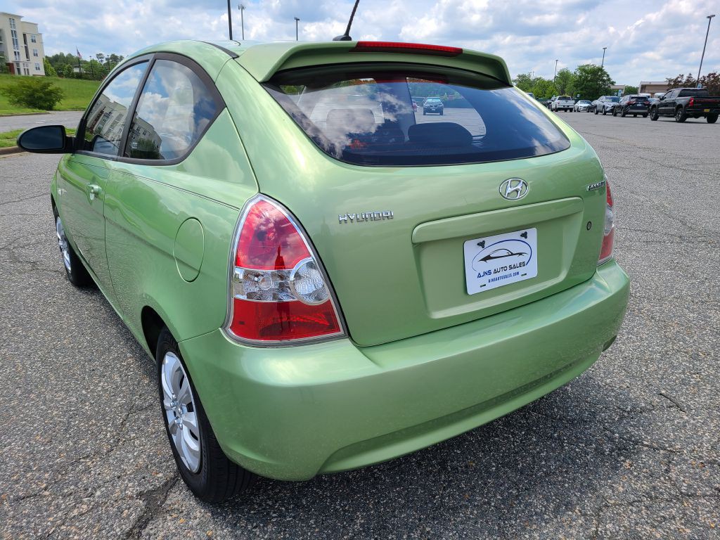 2009 Hyundai Accent Image 28
