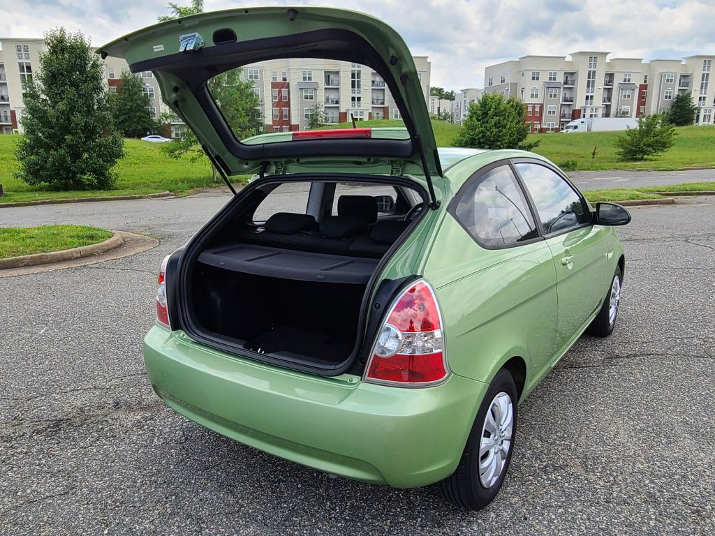 2009 Hyundai Accent Image 36