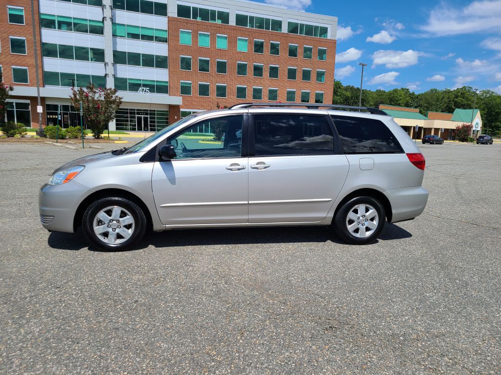 2005 Toyota Sienna Image 2