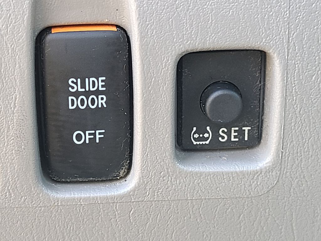 2005 Toyota Sienna Image 13