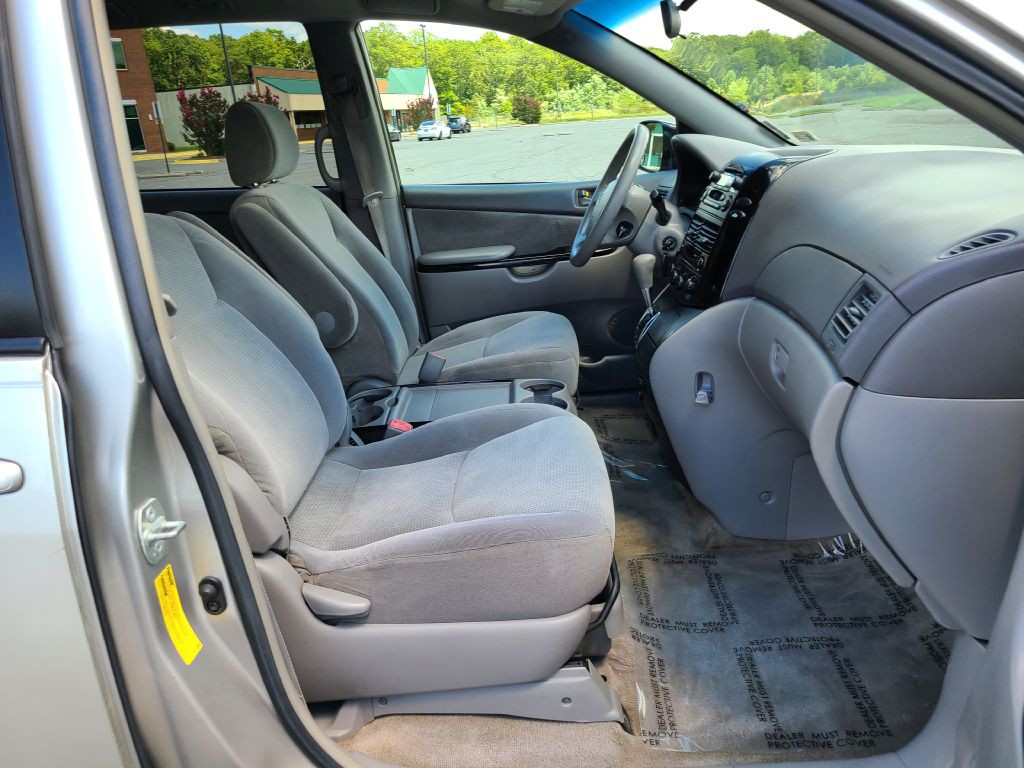 2005 Toyota Sienna Image 15