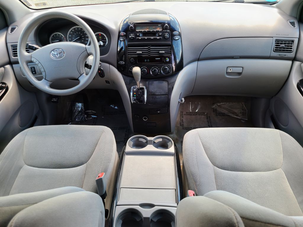 2005 Toyota Sienna Image 17