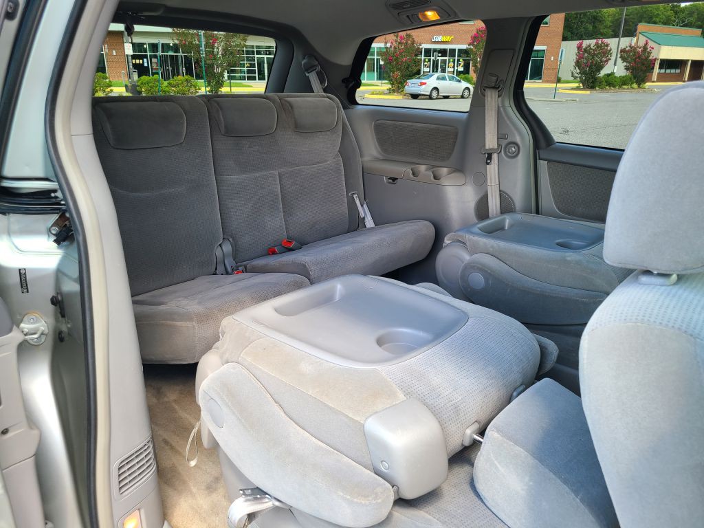 2005 Toyota Sienna Image 18
