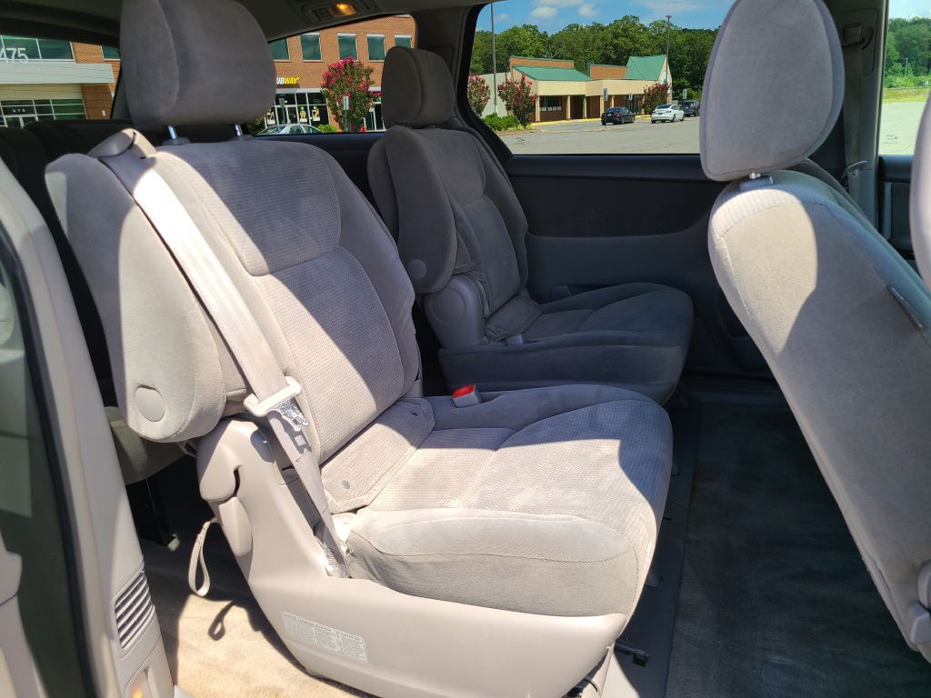 2005 Toyota Sienna Image 19