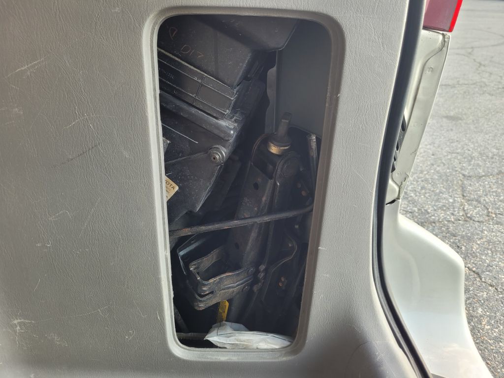 2005 Toyota Sienna Image 33