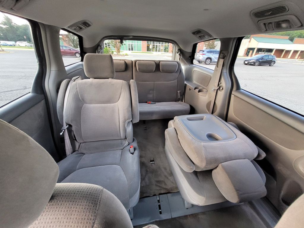 2005 Toyota Sienna Image 38