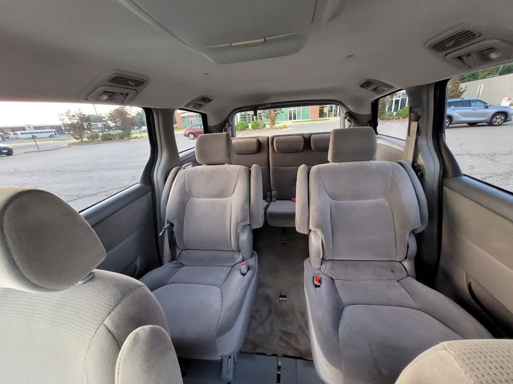 2005 Toyota Sienna Image 39