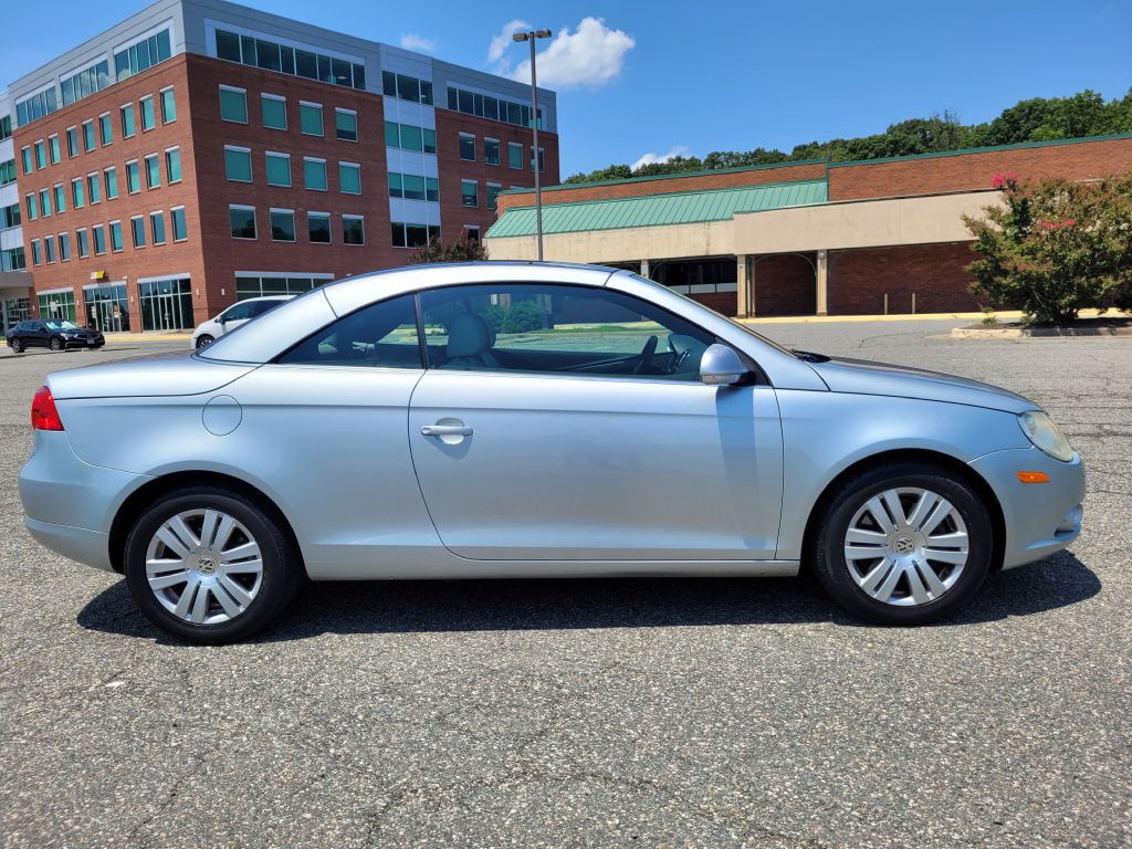 2008 Volkswagen Eos Image 2