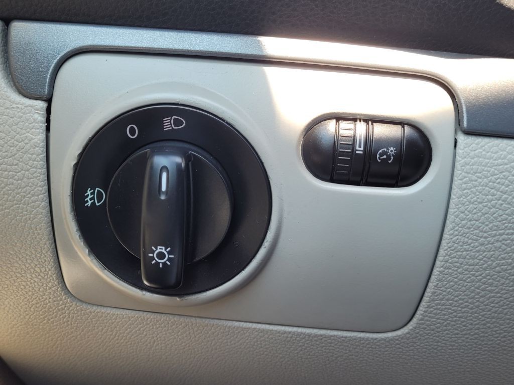 2008 Volkswagen Eos Image 28